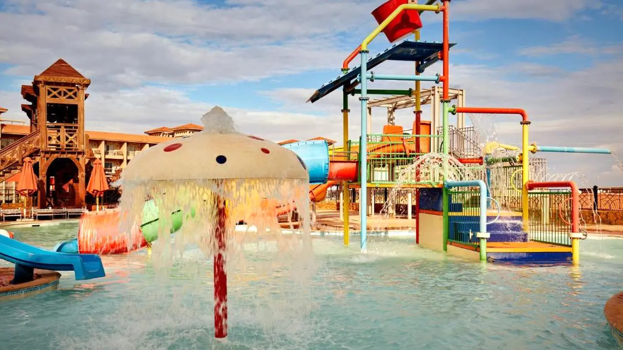 Hotel Coral Sea Beach & Aqua Park - Al Ain Sokhna